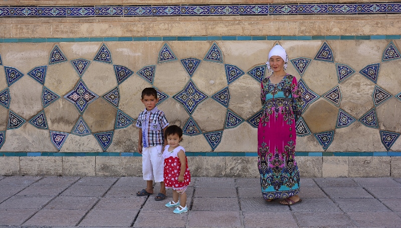 Die Besucher passen farblich gut ins Bild