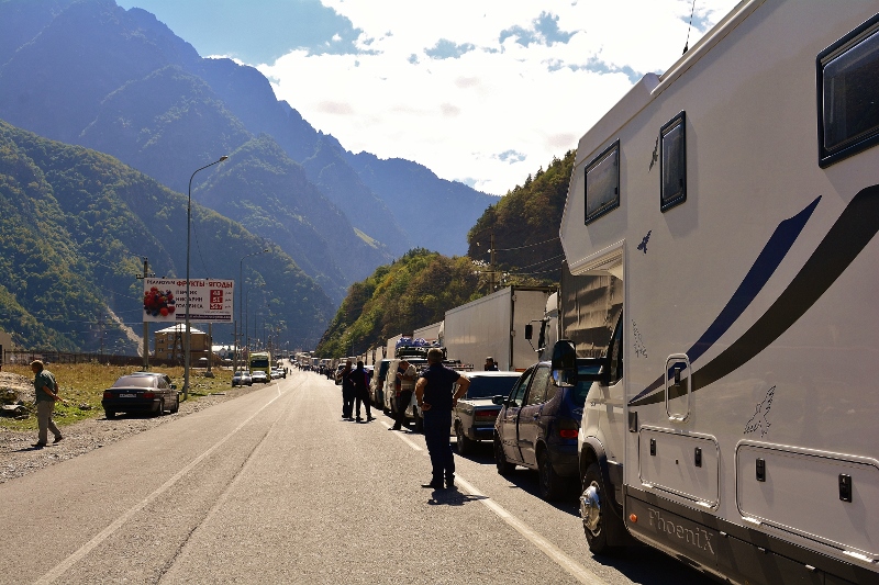 Wir warten an der Grenze