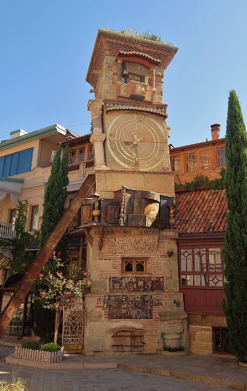 Der schiefe Turm von Tbilisi