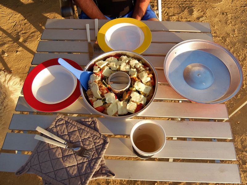 Unser 1. Essen im Omnia - gef&uuml;llte Paprikaschoten mit Schafsk&auml;se &uuml;berbacken - LECKER!!!